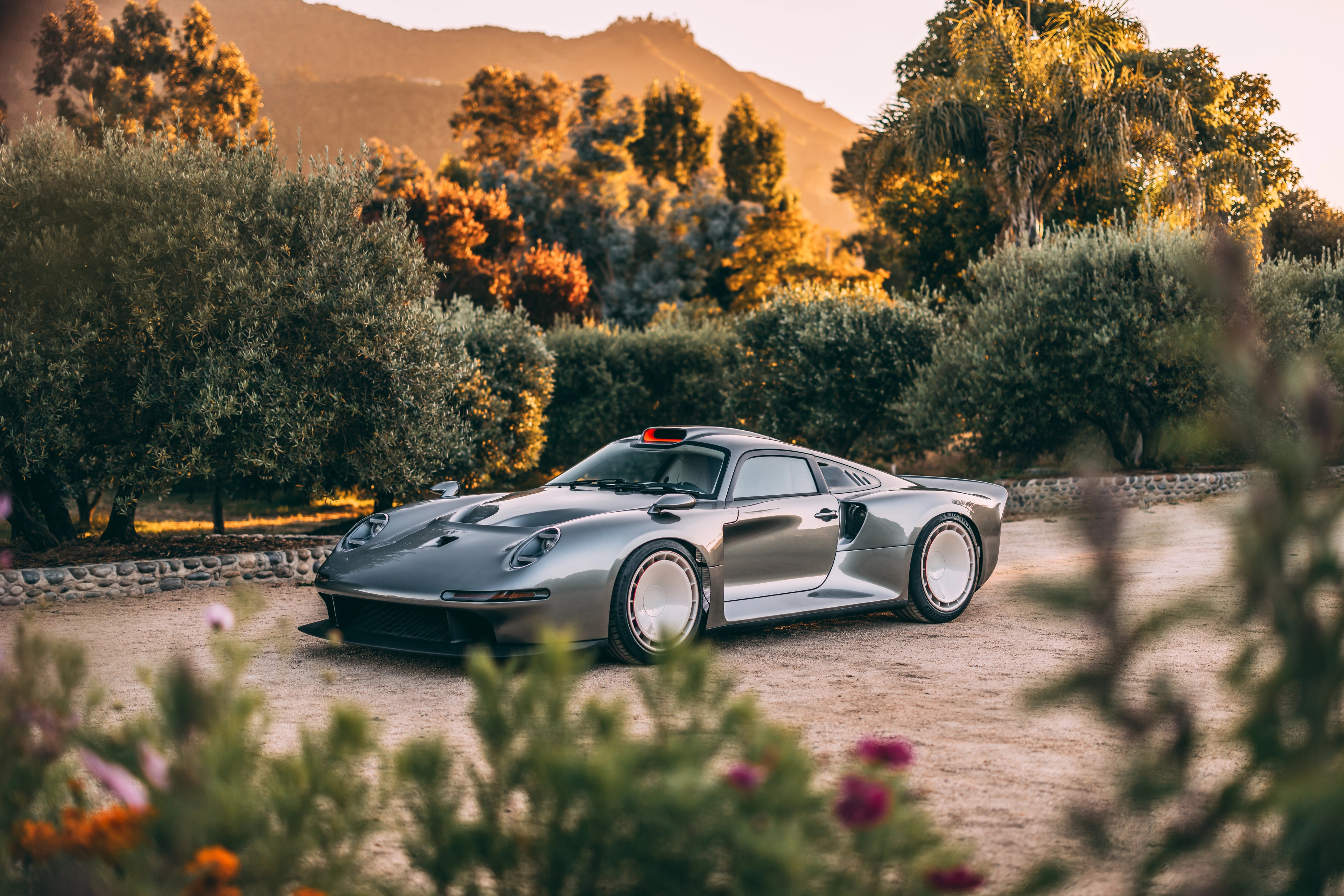 TUTHILL INTRODUCE THE GT ONE